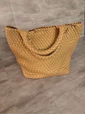 Woven faux leather Tote Bag in Tan - Classic Braided Carry-All